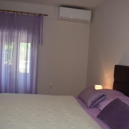 Apartments Sabina I Grapes Malinska Luaran gambar