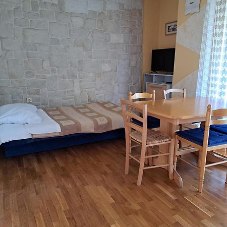 Apartments Sabina I Grapes Malinska Luaran gambar