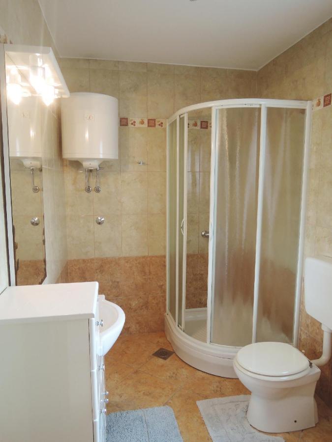 Apartments Sabina I Grapes Malinska Luaran gambar