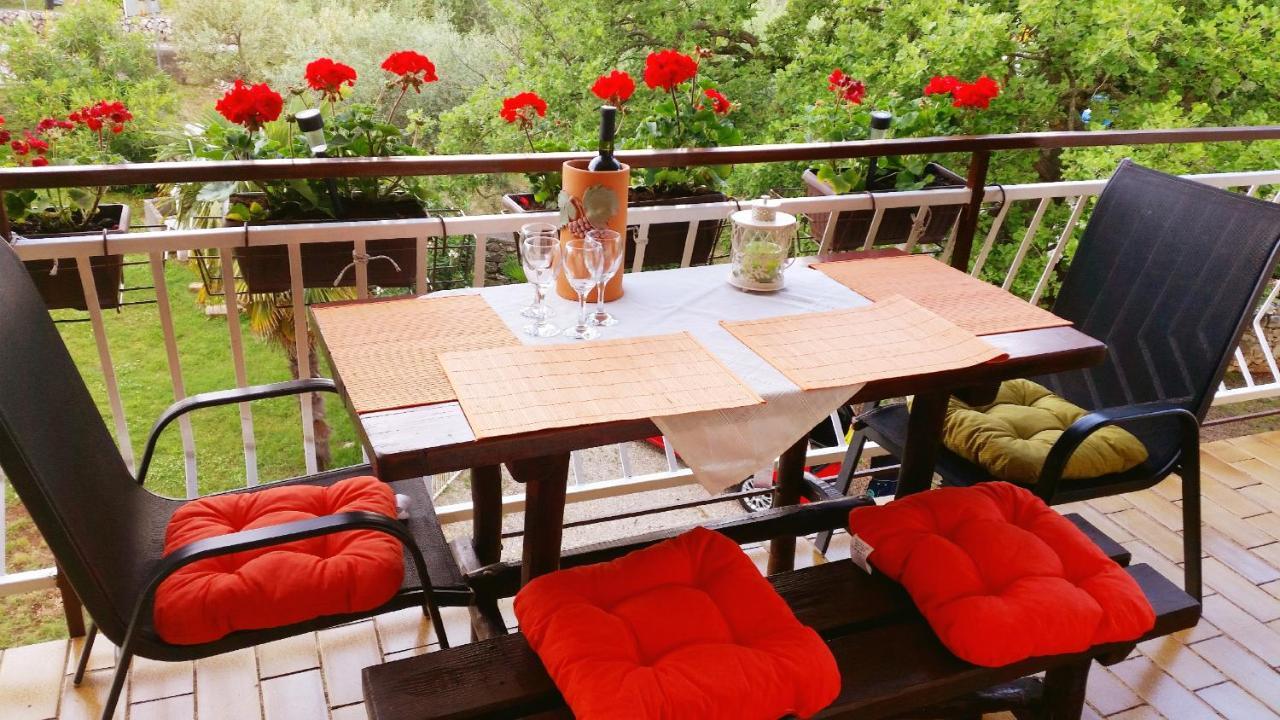 Apartments Sabina I Grapes Malinska Luaran gambar