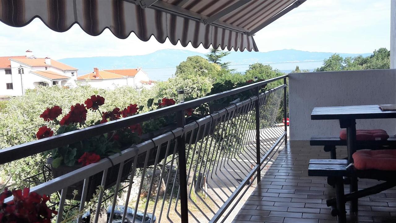 Apartments Sabina I Grapes Malinska Luaran gambar