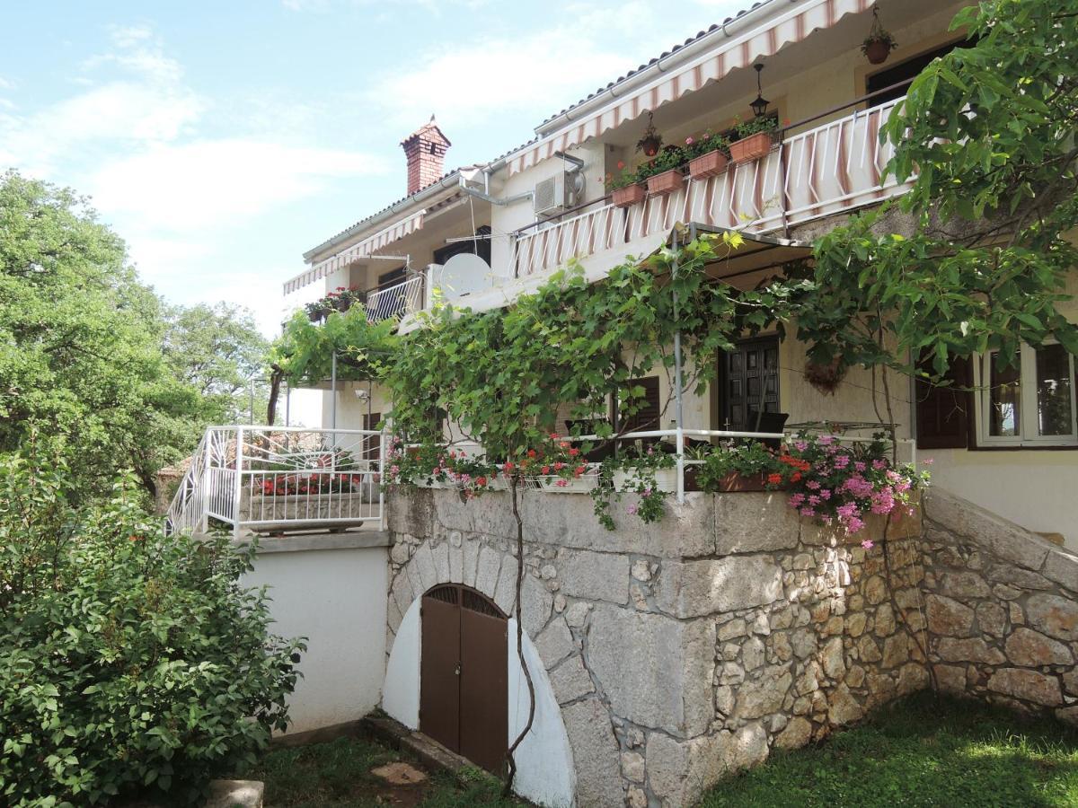 Apartments Sabina I Grapes Malinska Luaran gambar