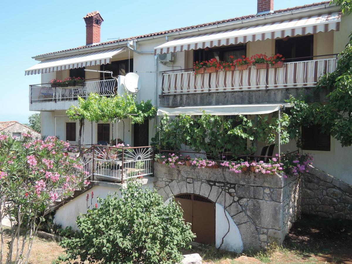 Apartments Sabina I Grapes Malinska Luaran gambar
