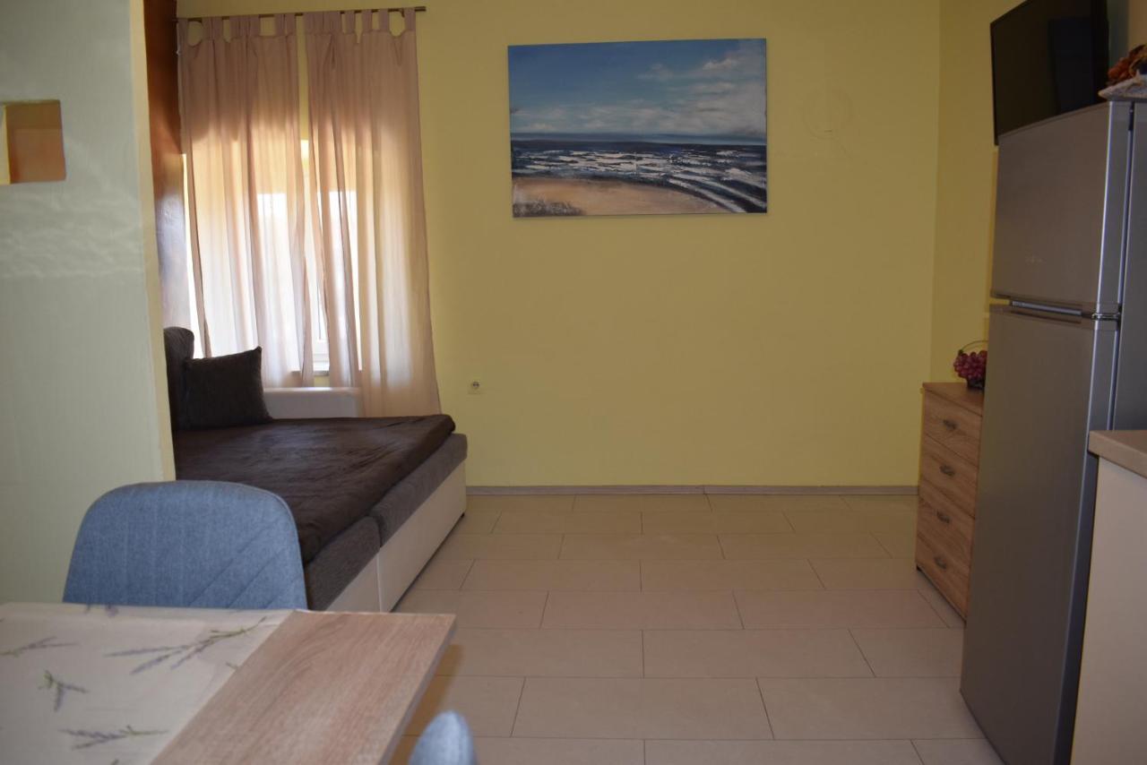Apartments Sabina I Grapes Malinska Luaran gambar