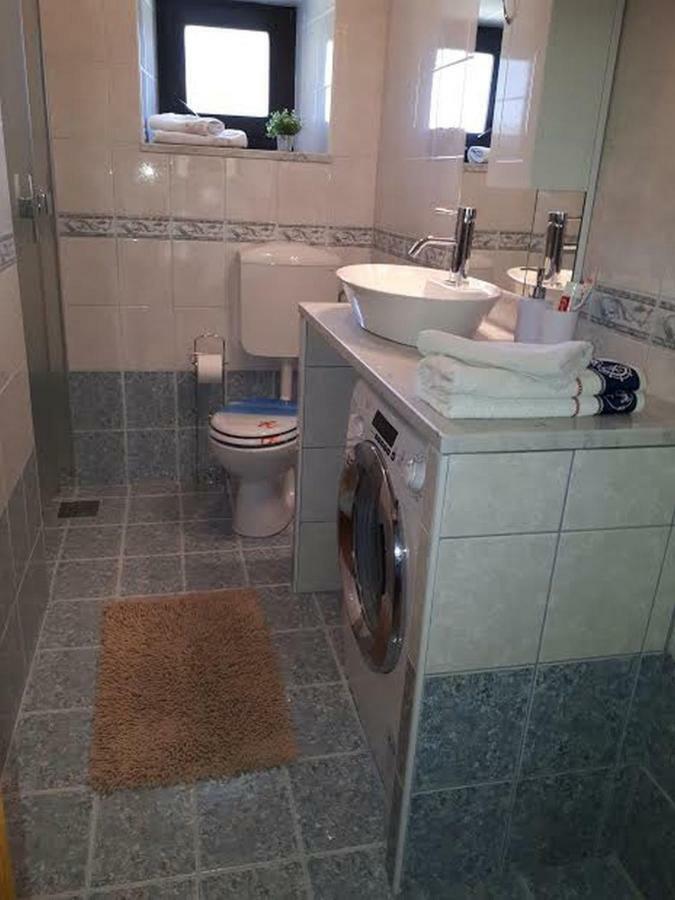 Apartments Sabina I Grapes Malinska Luaran gambar